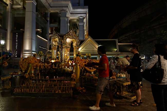 Bangkok la nuit, loy krathong-045